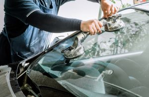auto glass replacement Mississauga